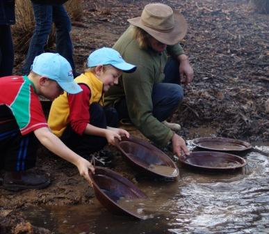 loddon-panning-for-gold